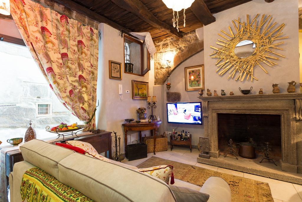 La Tana Del Bruco Guest House فِتيربو الغرفة الصورة